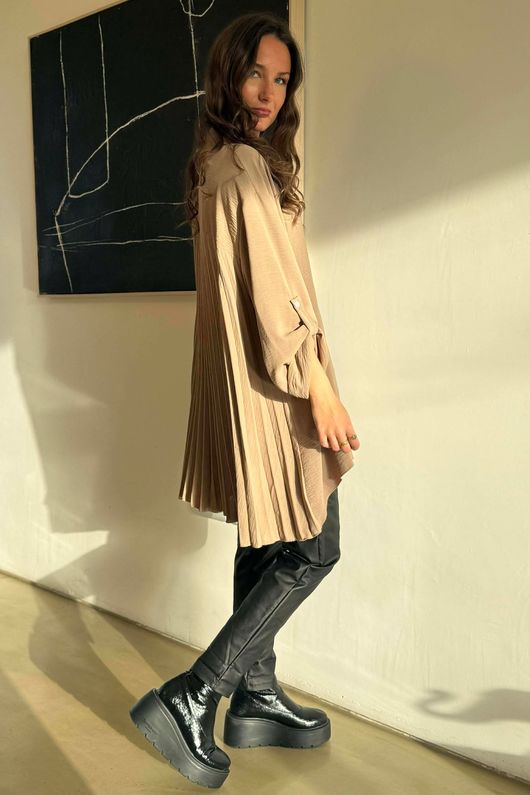 Suki Pleat Back Blouse Camel /7=